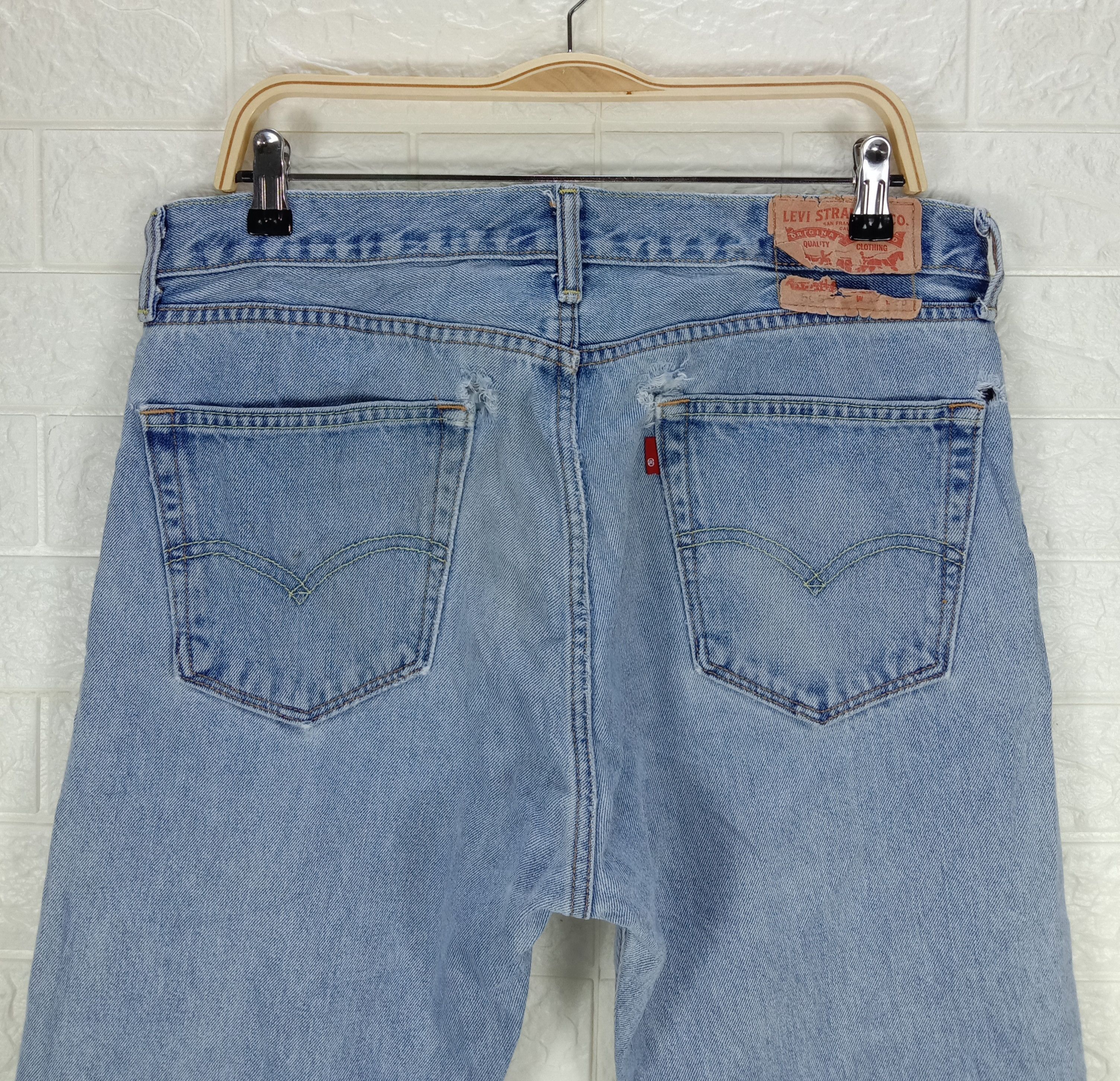 Levi's Vintage Levi's 505 Jeans Light Wash Distressed Denim Size US 34 / EU 50 - 6 Thumbnail