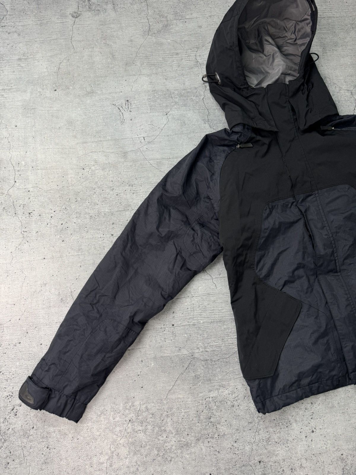 Oakley Vintage 90’s Oakley Y2K Ski Gorpcore Monogram Jacket Size S / US 4 / IT 40 - 5 Thumbnail