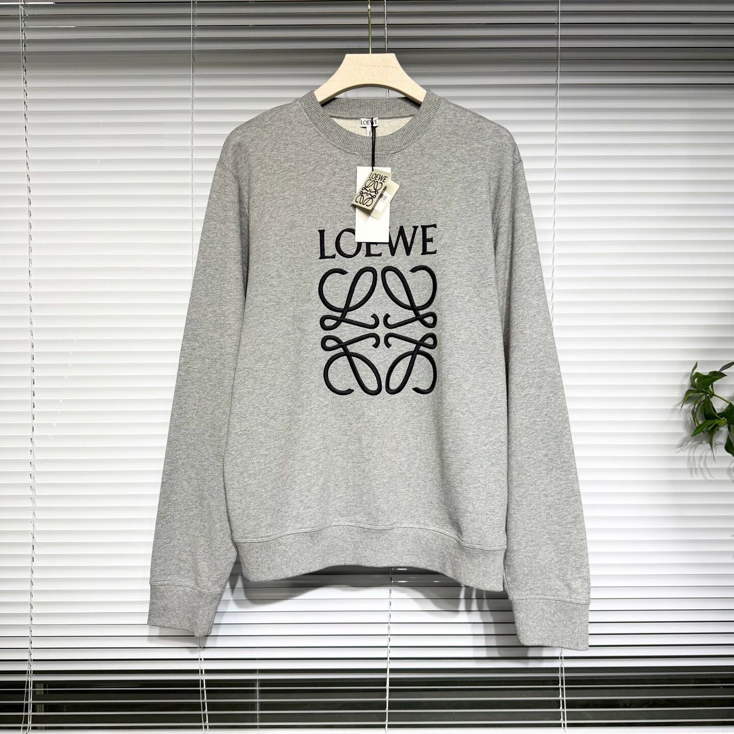 Loewe Loewe XL Logo Embroidered Sweatshirt Size US XL / EU 56 / 4 - 1 Thumbnail