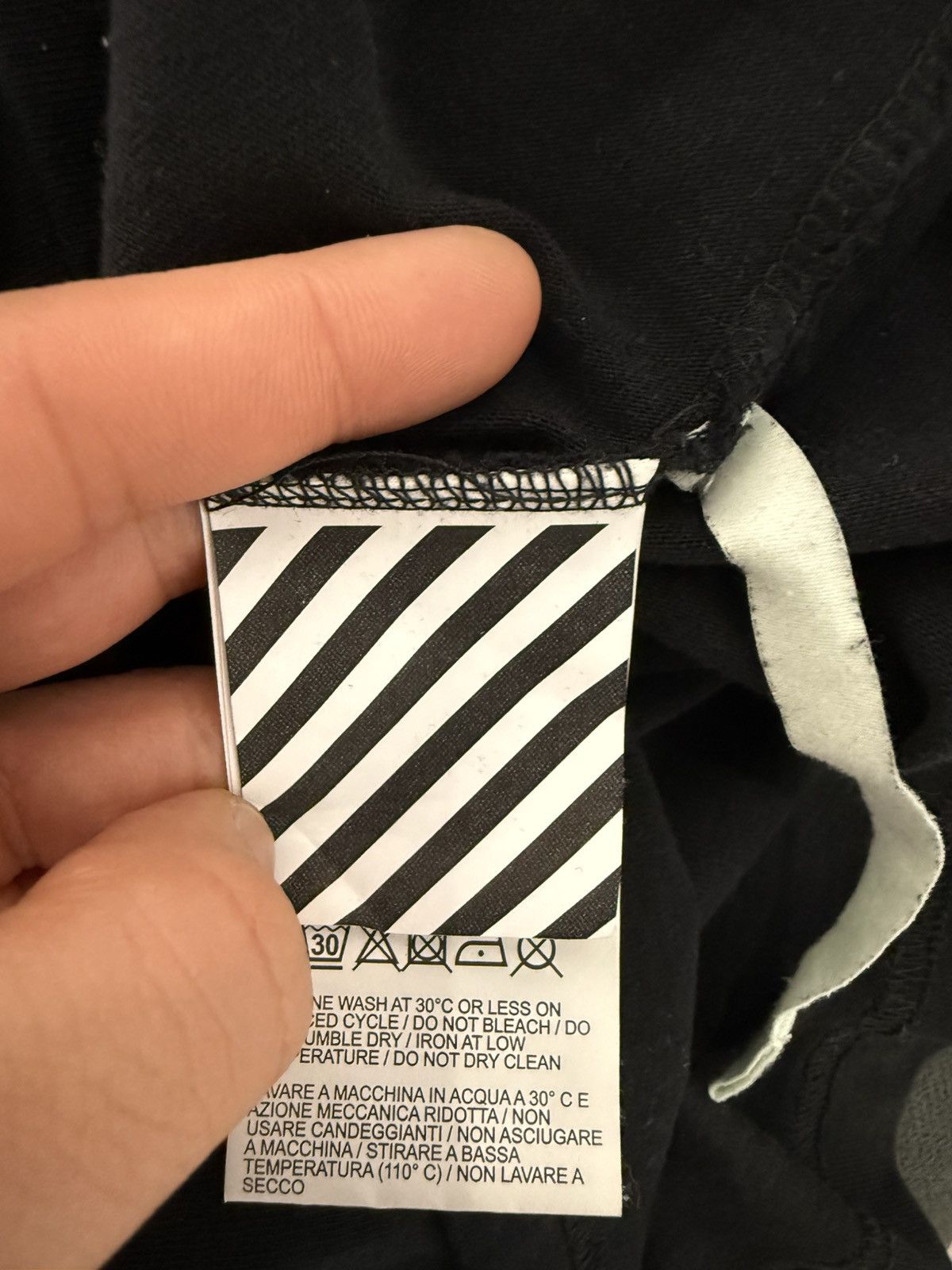 Off-White Off-White black t-shirt large floral graphic Size US M / EU 48-50 / 2 - 6 Thumbnail