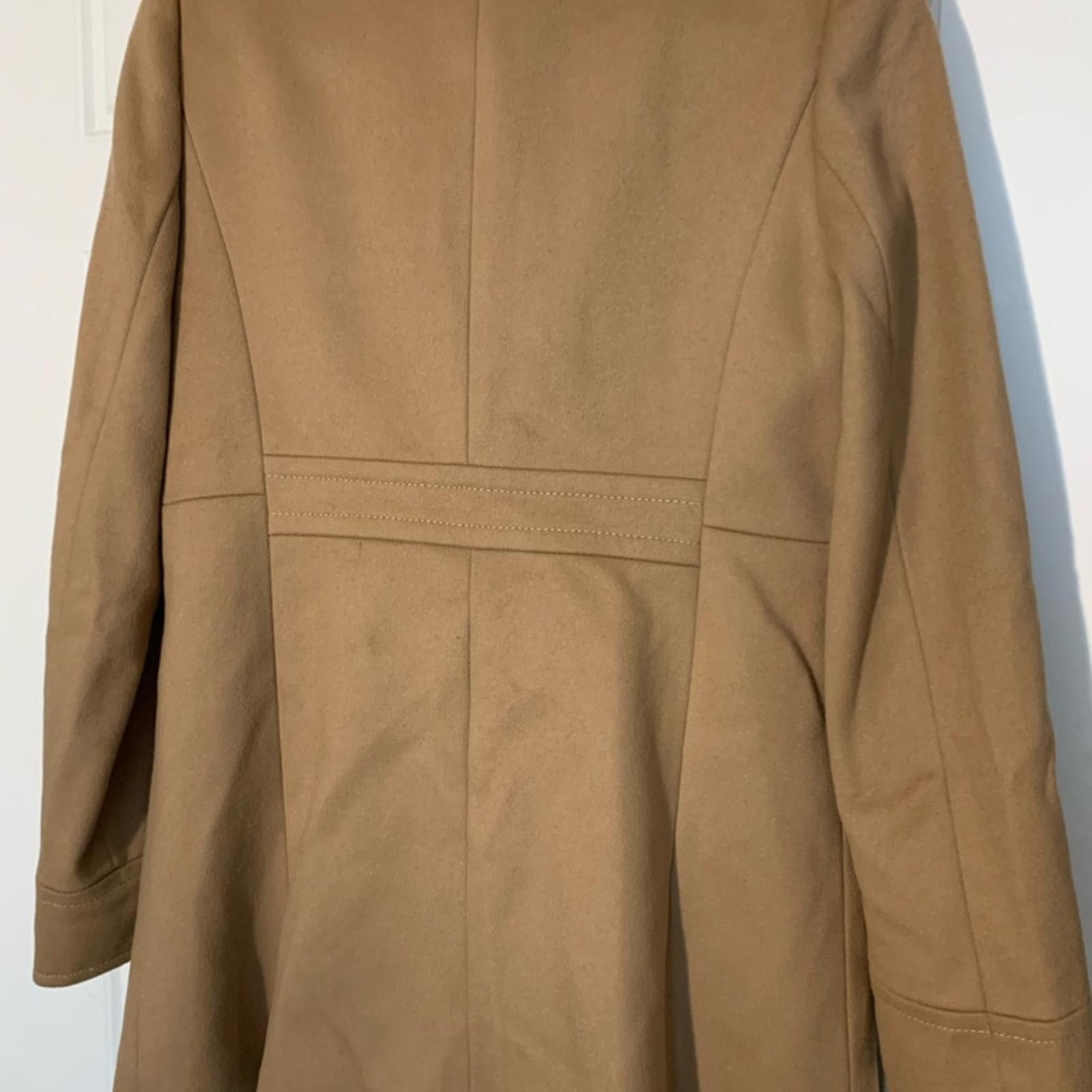 J.Crew JCrew Coat with scalloped detailing in front Size M / US 6-8 / IT 42-44 - 2 Thumbnail