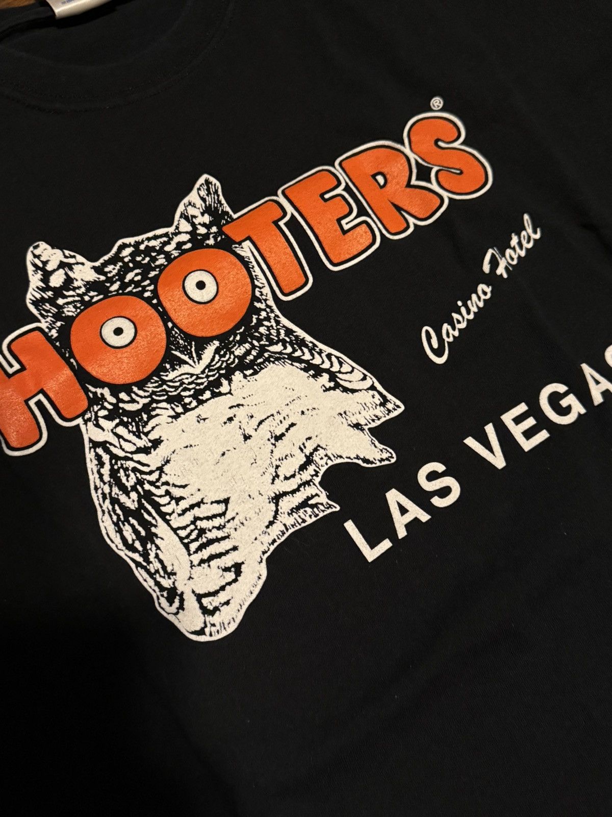 Vintage Vintage hooters Las Vegas t shirt Size US XXL / EU 58 / 5 - 3 Thumbnail