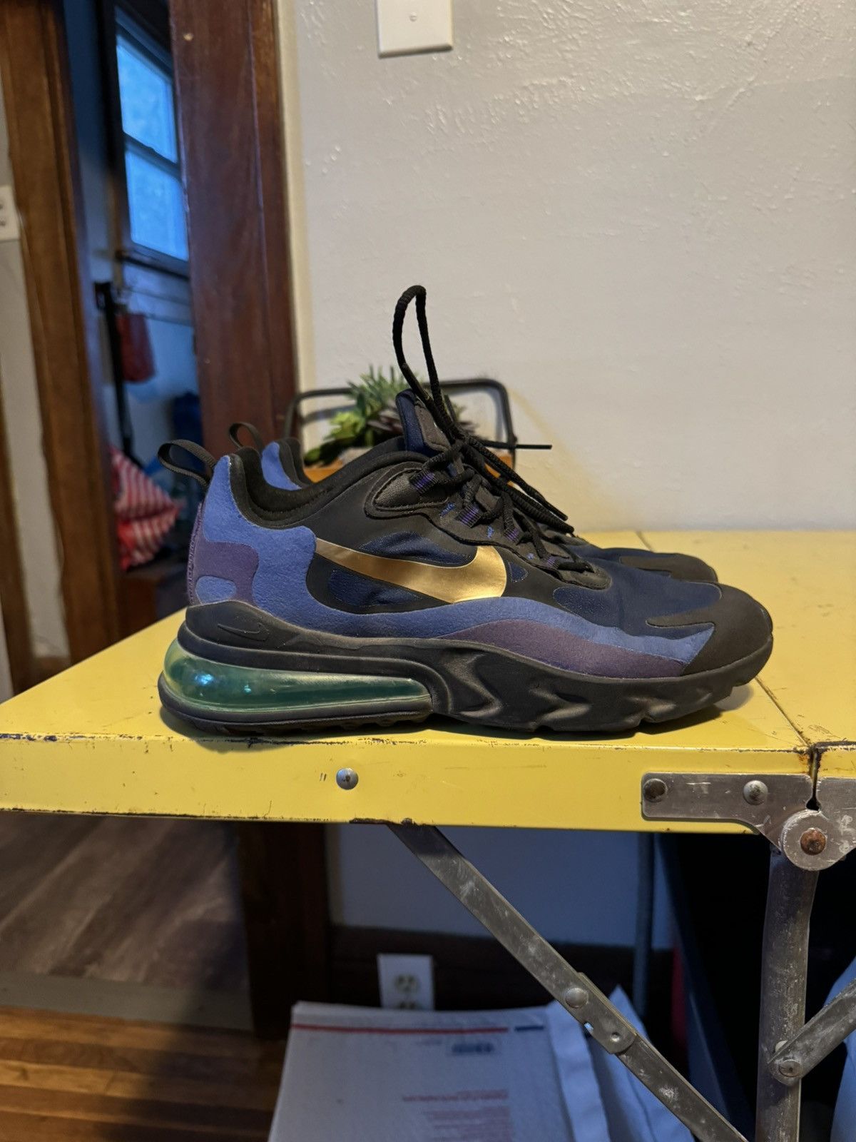 Nike NIKE Air Max 270 react size 7.5 men's black university gold Size US 7.5 / EU 40-41 - 1 Thumbnail