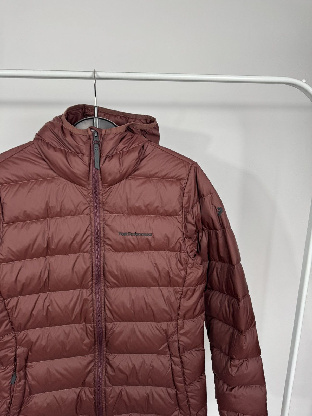Peak Performance Peak Performance Women Hooded Down Puffer Jacket Burgundy M Size M / US 6-8 / IT 42-44 - 3 Thumbnail