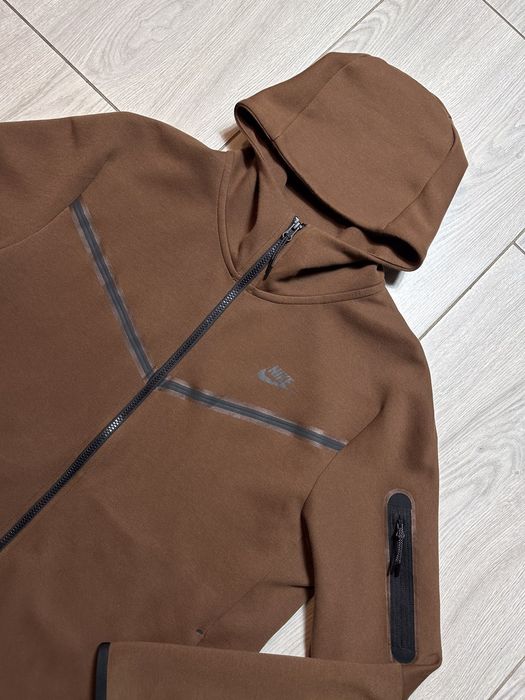 brown nike tech fleece