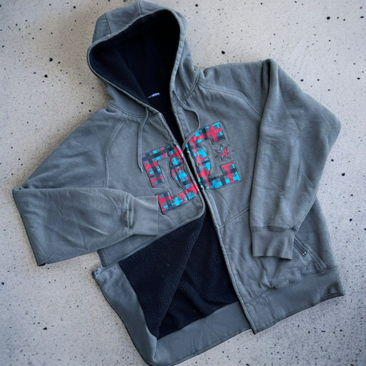 DC × Southpole × Vintage DC SKATEBOARDS Y2K SHERPA LINED VINTAGE ZIPPED FLEECE HOODIE Size US L / EU 52-54 / 3 - 2 Thumbnail