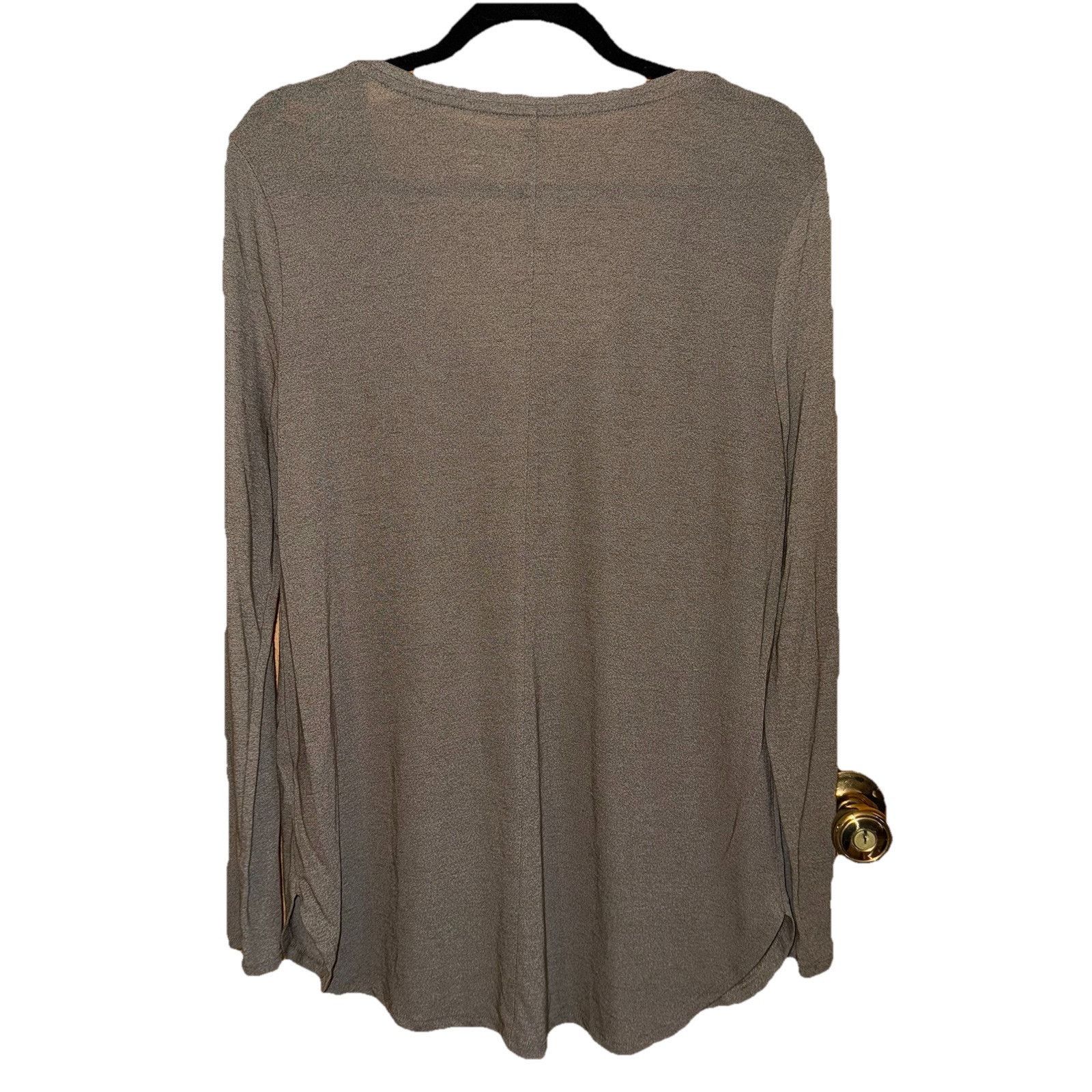 Mossimo Mossimo XL Long Sleeve V-Neck T-Shirt Size XL / US 12-14 / IT 48-50 - 2 Thumbnail