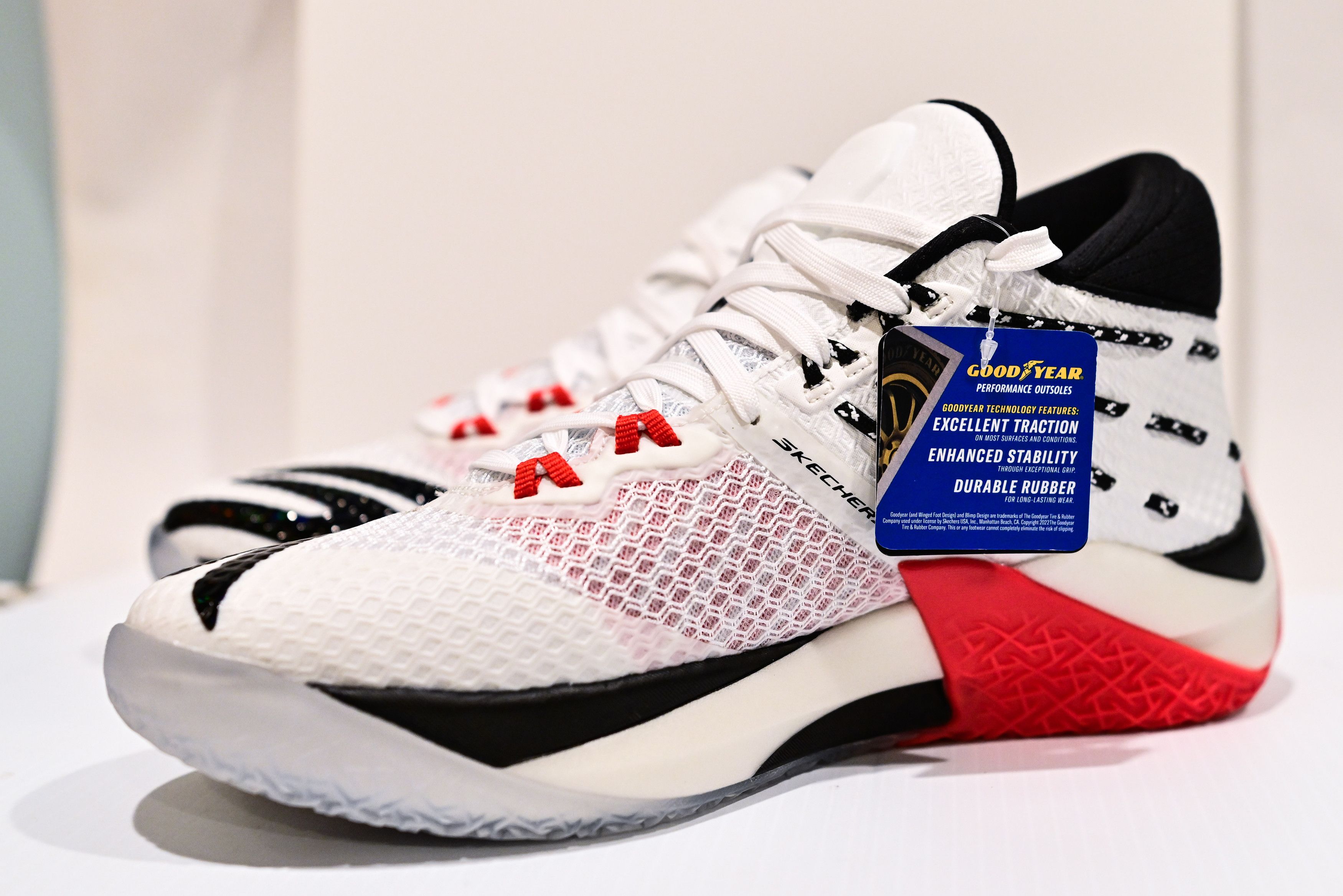 SKECHERS SKX Reign Size US 9.5 / EU 42-43 - 5 Thumbnail