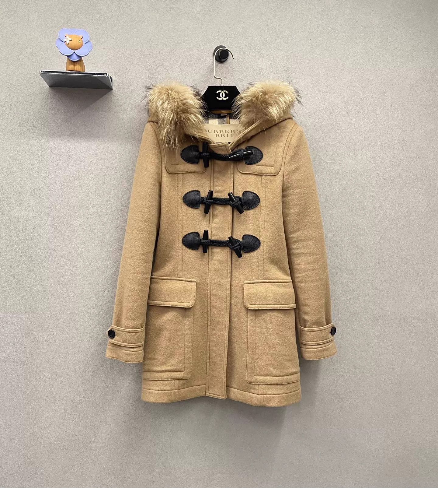 Burberry Burberry Camel Vintage Forest Horn Button Slim Coat 38 Size XS / US 0-2 / IT 36-38 - 1 Thumbnail