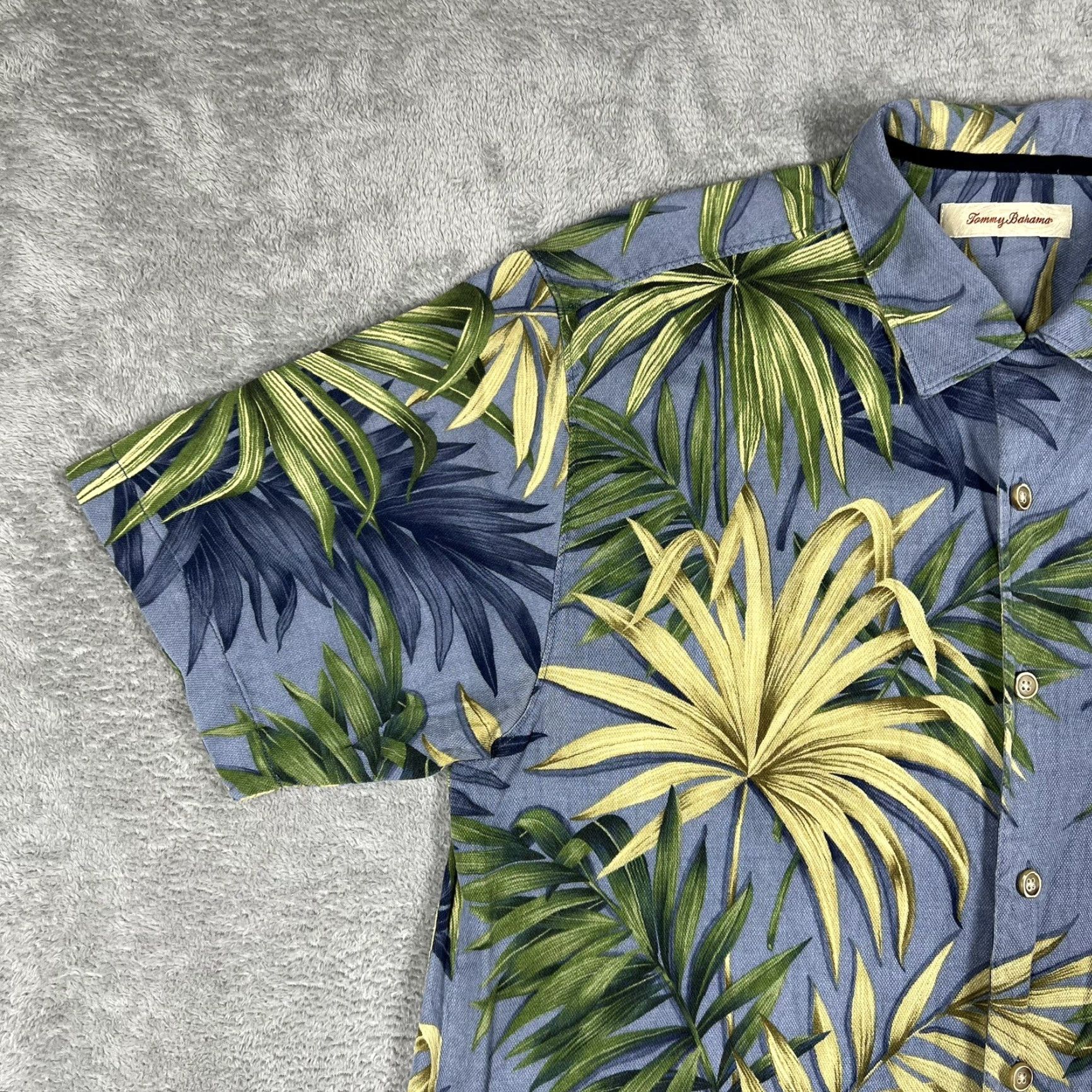 Tommy Bahama Tommy Bahama Shirt Hawaiian Button-Up Men L Blue Silk Cotton Floral Short Sleeve Travel Casual Party/Cocktail Size US L / EU 52-54 / 3 - 3 Thumbnail