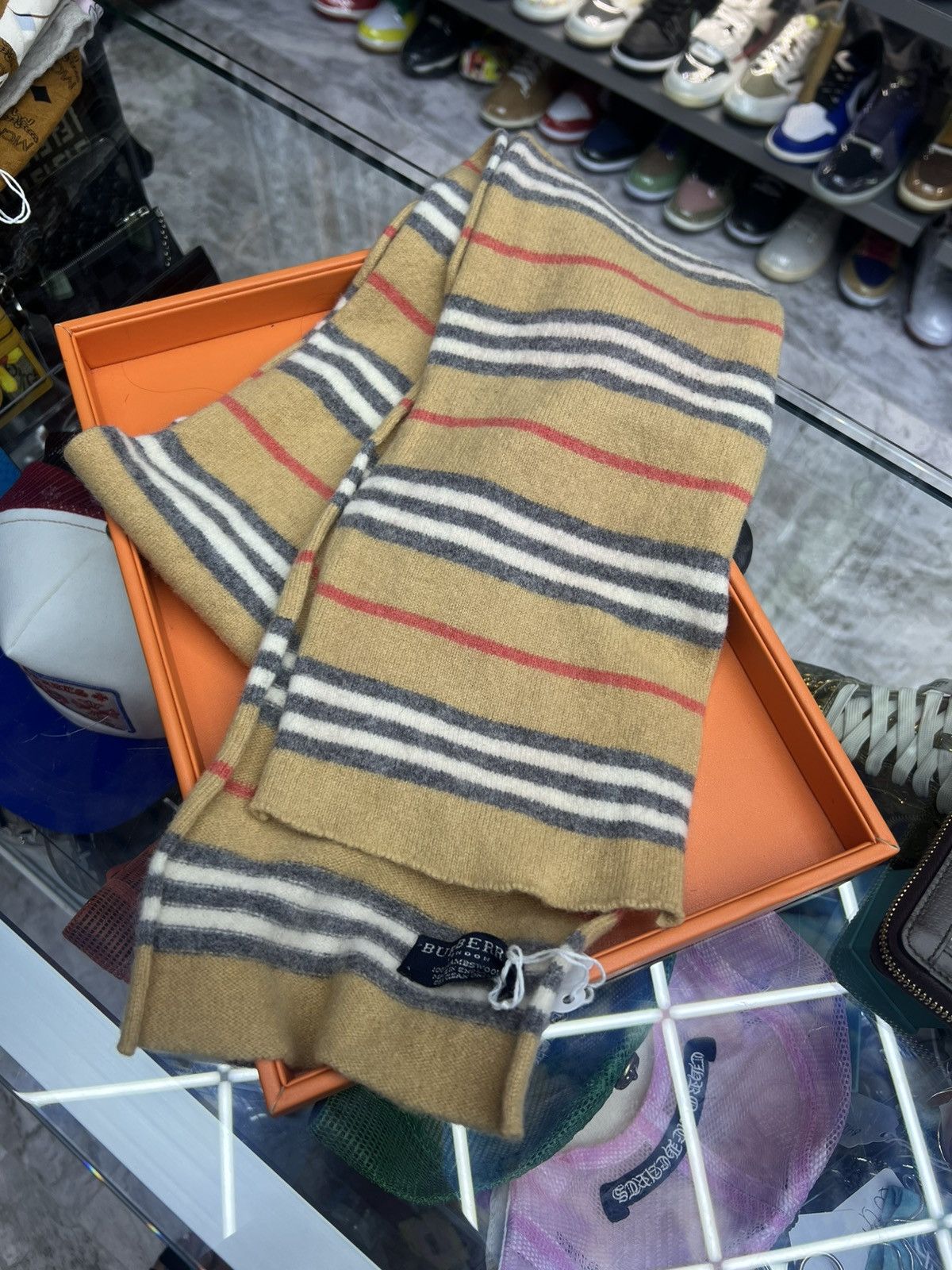 Burberry Burberry Classic Check Cashmere Size ONE SIZE - 1 Thumbnail