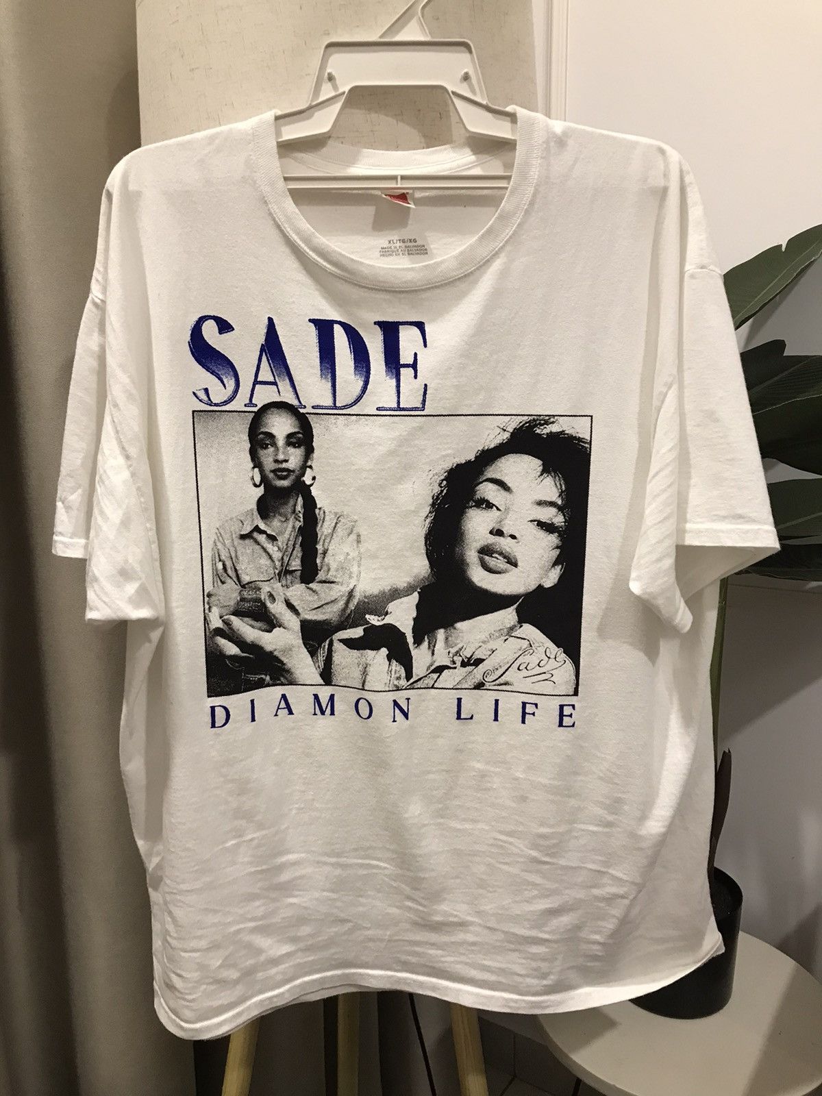 Band Tees × Hanes SADE….DIAMON LIFE Size US XL / EU 56 / 4 - 1 Thumbnail