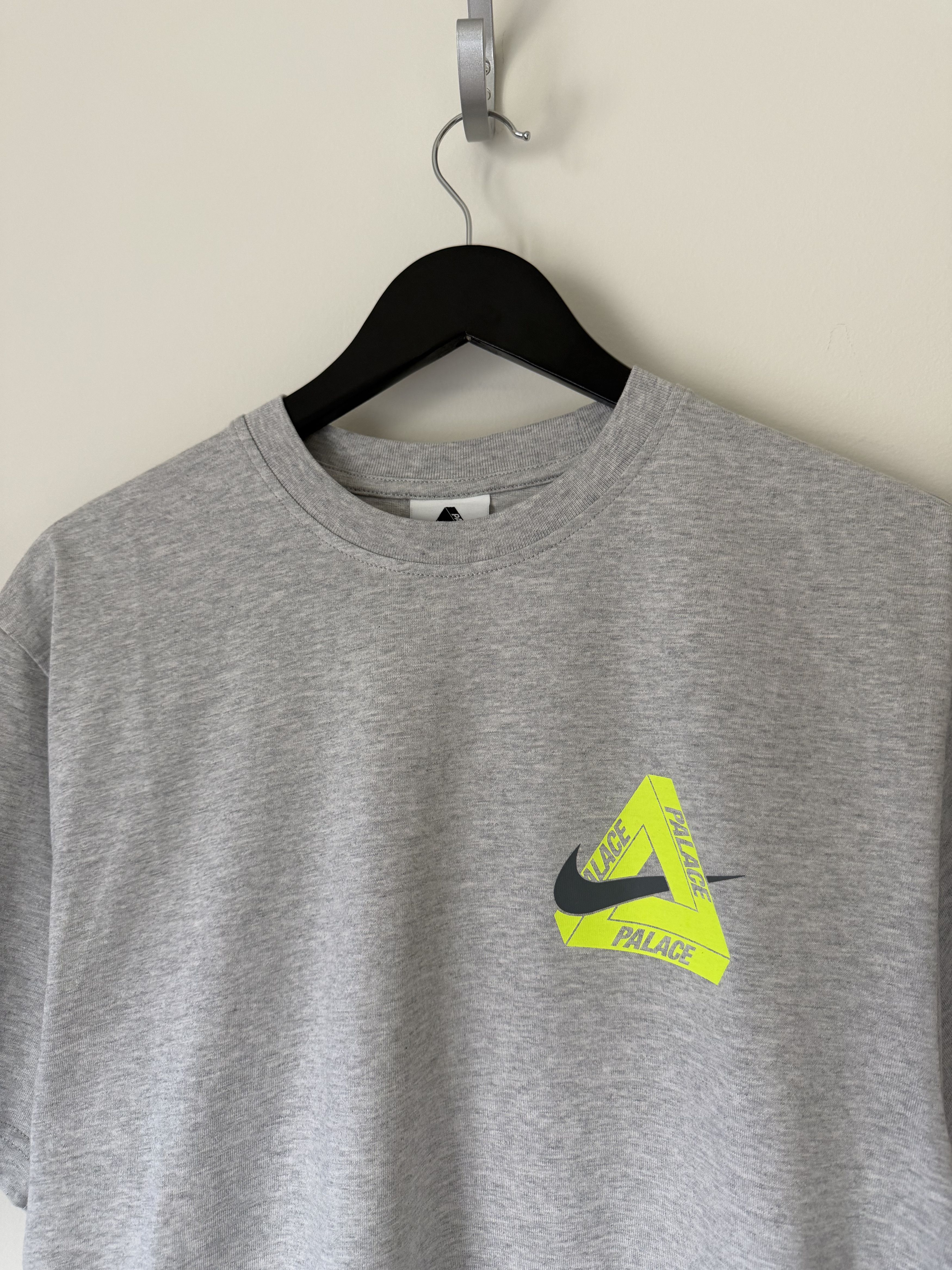Palace Palace Nike Tri Swoosh Tee in Gray Size US S / EU 44-46 / 1 - 4 Thumbnail