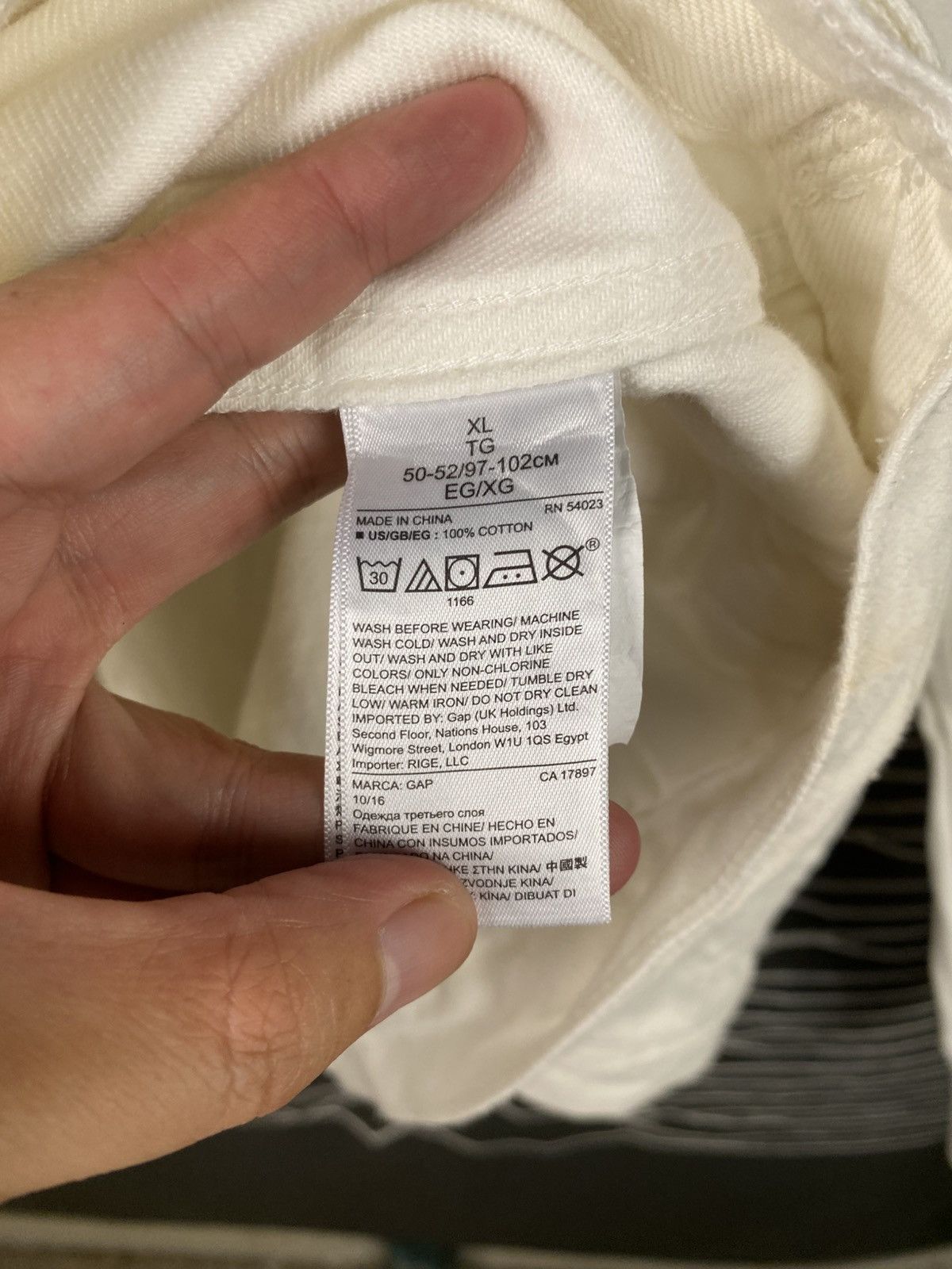 Gap Gap 1969 Premium White Denim Trucker Jacket Size US XL / EU 56 / 4 - 11 Thumbnail