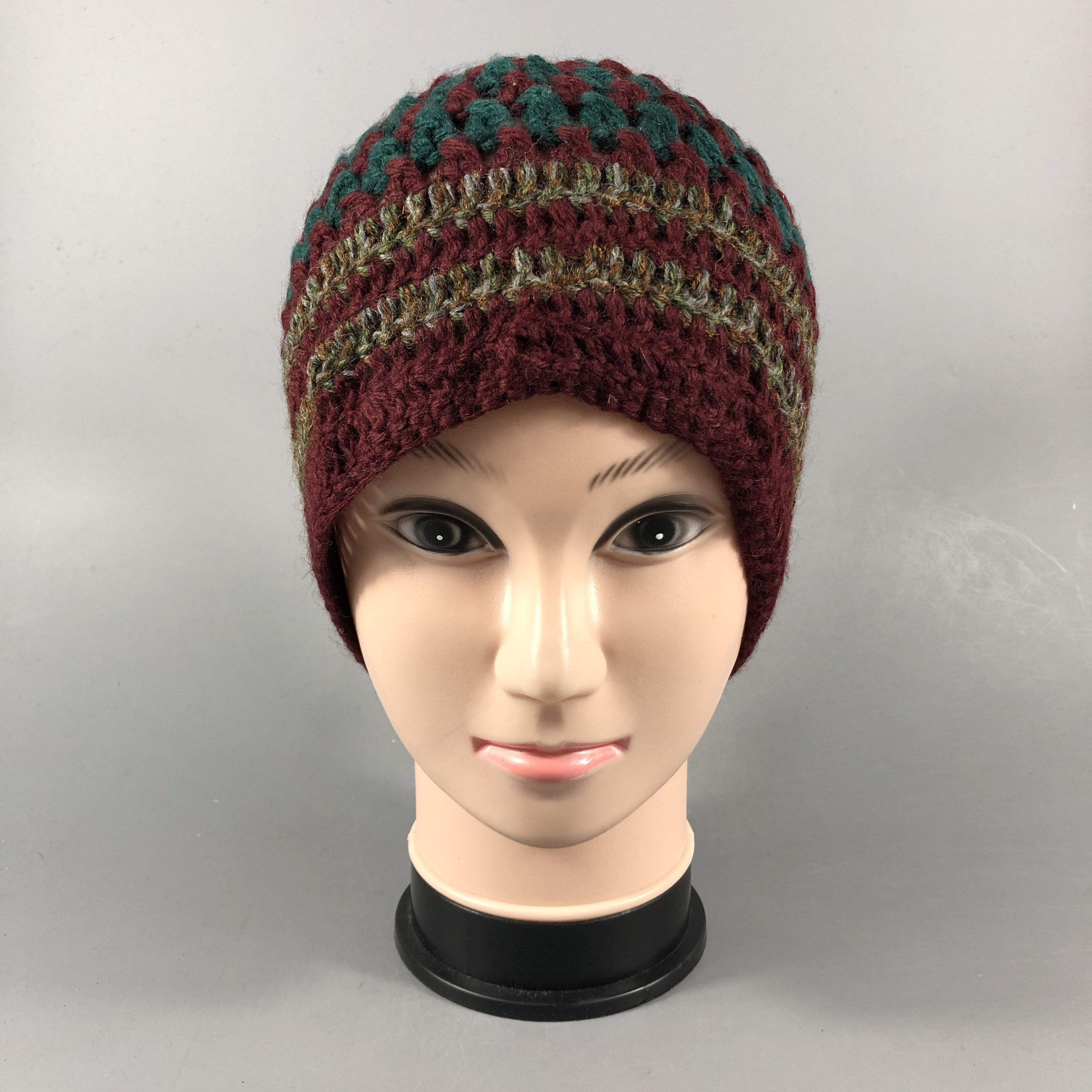 Japanese Brand Japanese Brand Crochet Beanie Snowcap Hat Size ONE SIZE - 1 Thumbnail
