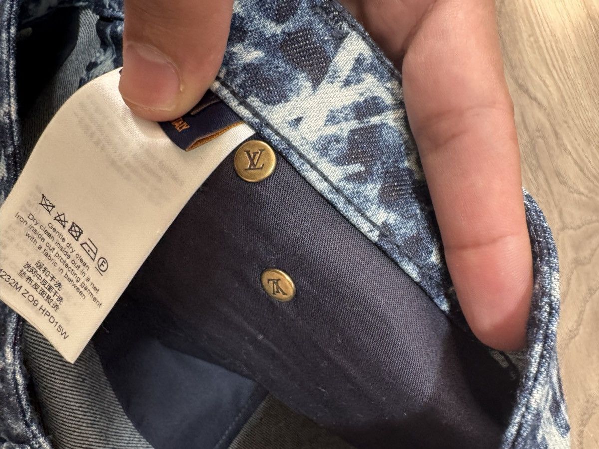 Louis Vuitton Louis Vuitton Monogram Denim Jeans Size 34 Size US 34 / EU 50 - 8 Thumbnail
