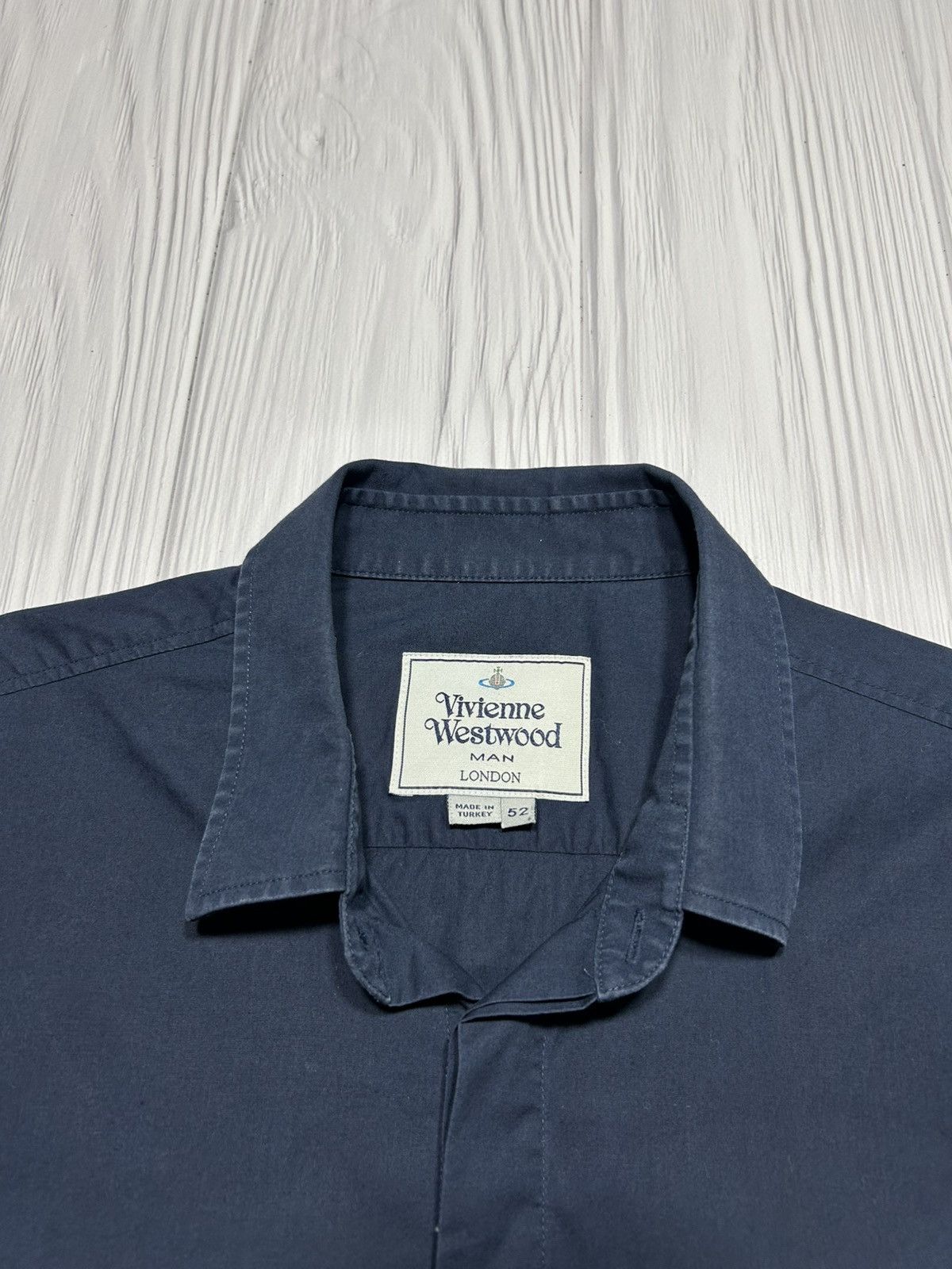 Vivienne Westwood Vivienne Westwood London Short Sleeve Shirt Size 52 Size US L / EU 52-54 / 3 - 11 Thumbnail