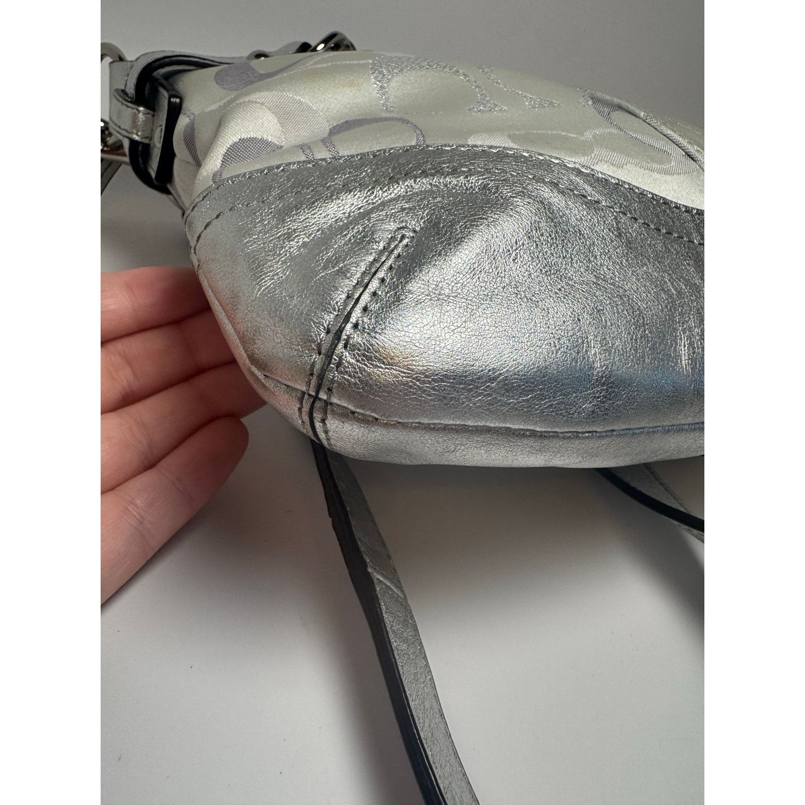 Coach Coach Optic Metallic Signature Chain Silver Crossbody #19820 Size ONE SIZE - 10 Thumbnail