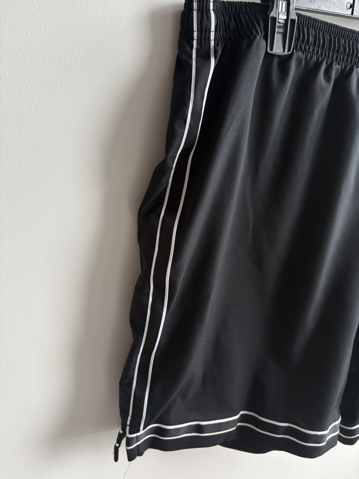 Nike Vintage Streetwear Nike Swoosh Check Sportswear Shorts Size US 38 / EU 54 - 4 Thumbnail