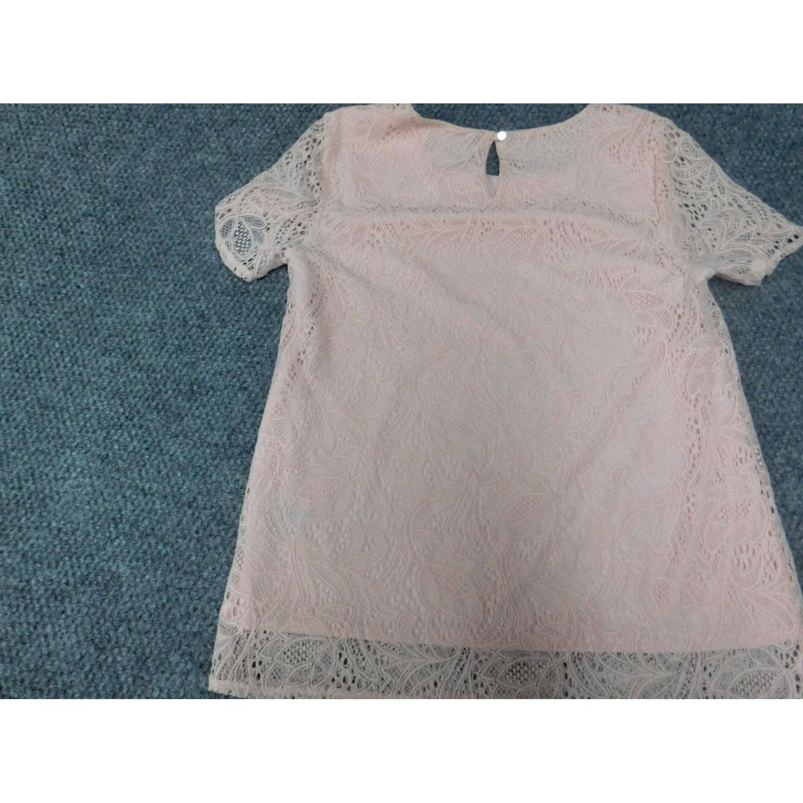 Liz Claiborne Liz Claiborne Blouse PS Women Pink Pullover Short Sleeve Round Neck Polyester Rayon Classic/Basic Vintage: No, Petites Women, Casual, Stretch Size S / US 4 / IT 40 - 7 Thumbnail