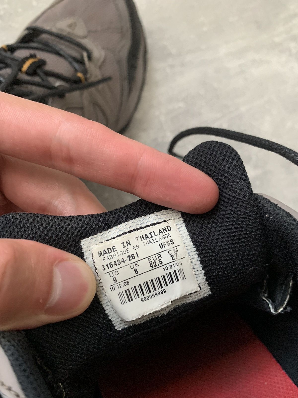 Vintage Nike ACG vintage Goretex Bandolier 2 grey trekking sneakers Size US 9 / EU 42 - 11 Thumbnail