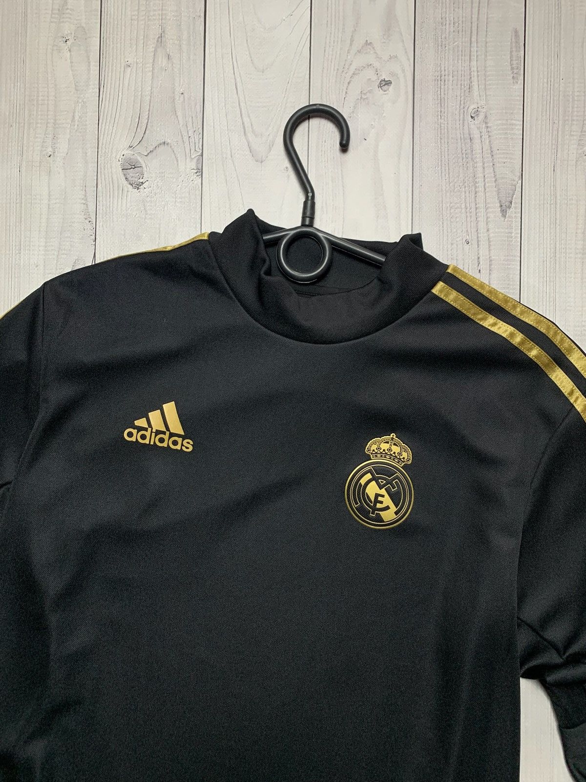 Vintage Vintage adidas Real Madrid soccer sweatshirt gold line S Size US S / EU 44-46 / 1 - 3 Thumbnail