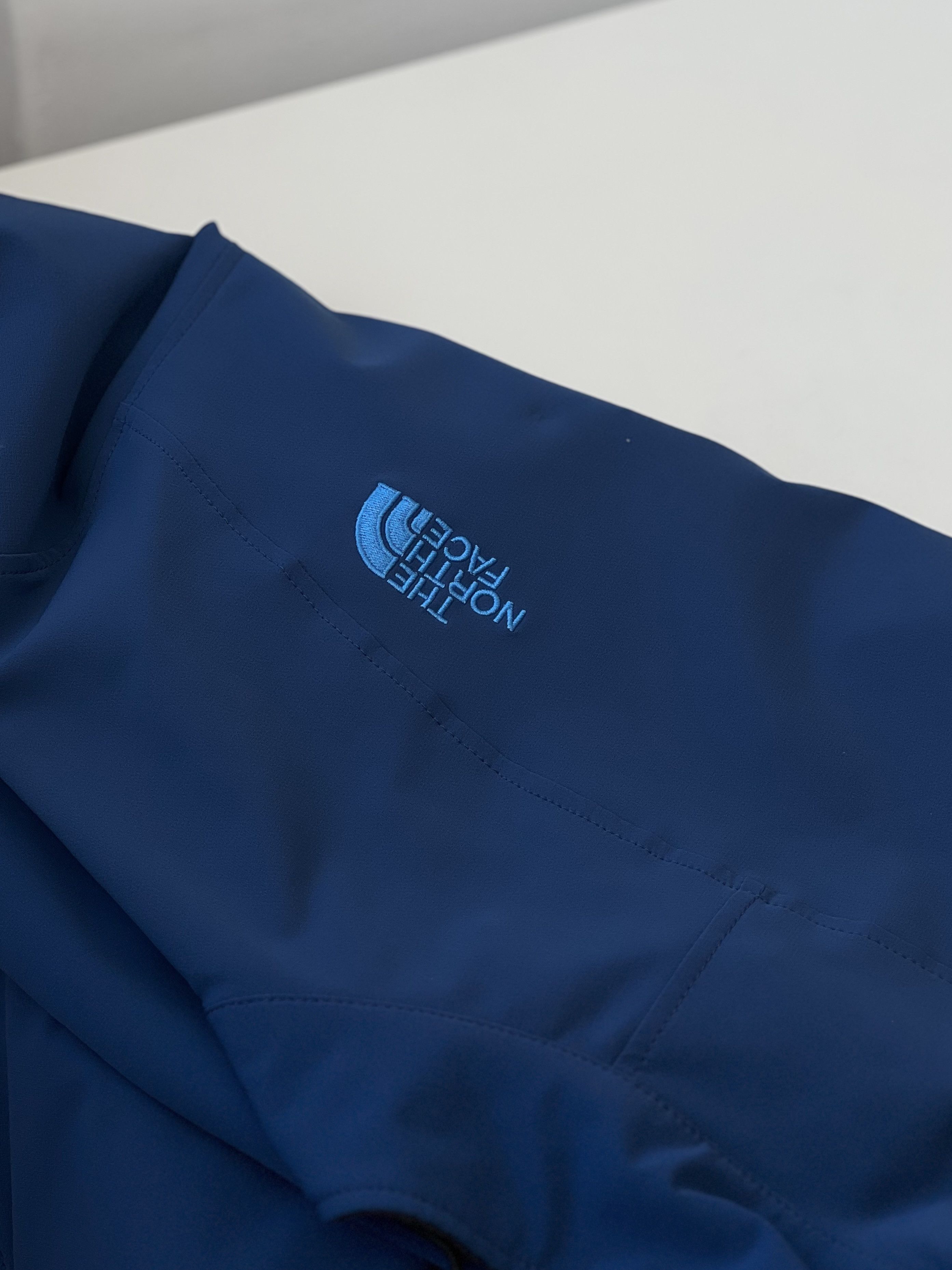 The North Face The North Face light jacket Size US L / EU 52-54 / 3 - 5 Thumbnail