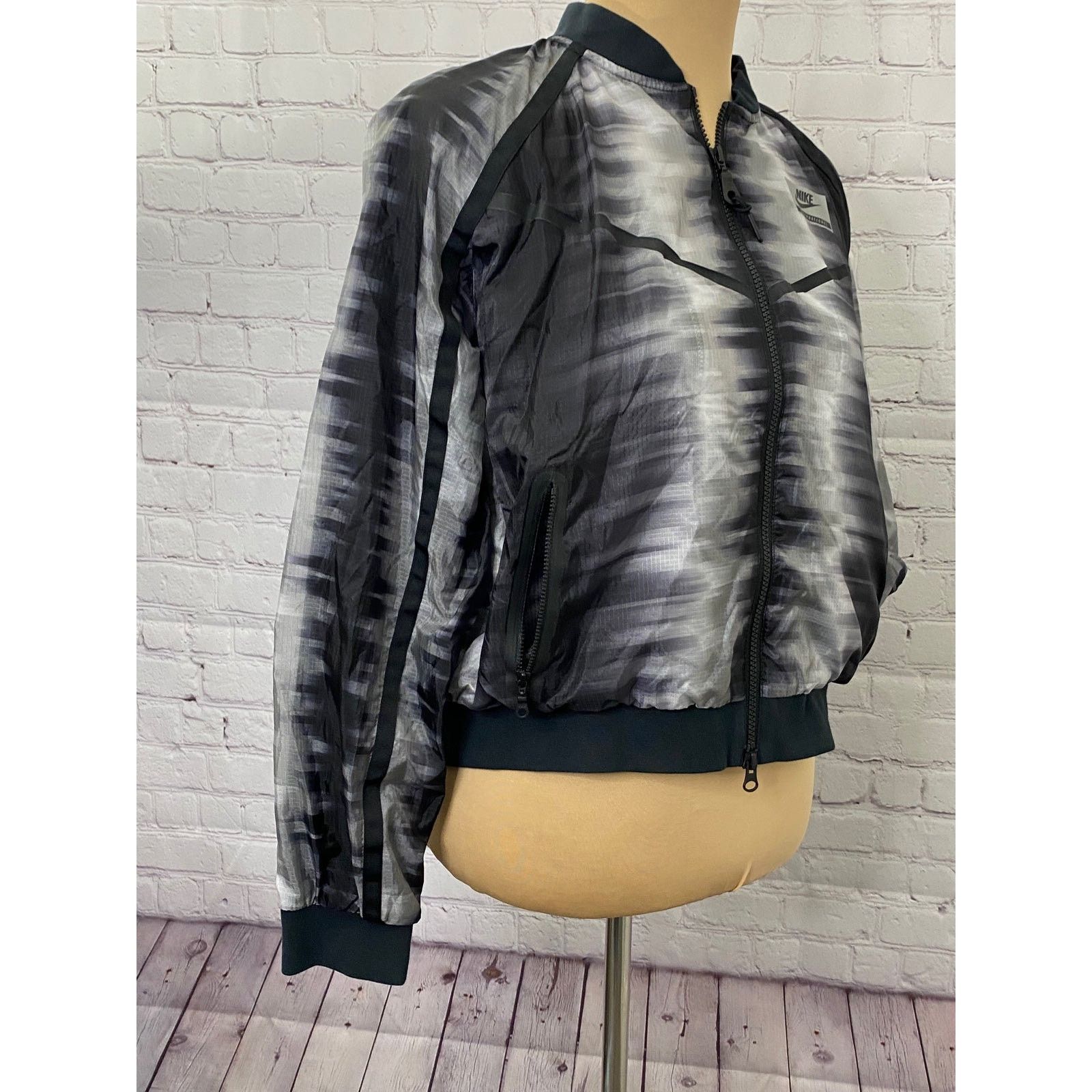 Nike Nike international bomber jacket Size M / US 6-8 / IT 42-44 - 3 Thumbnail