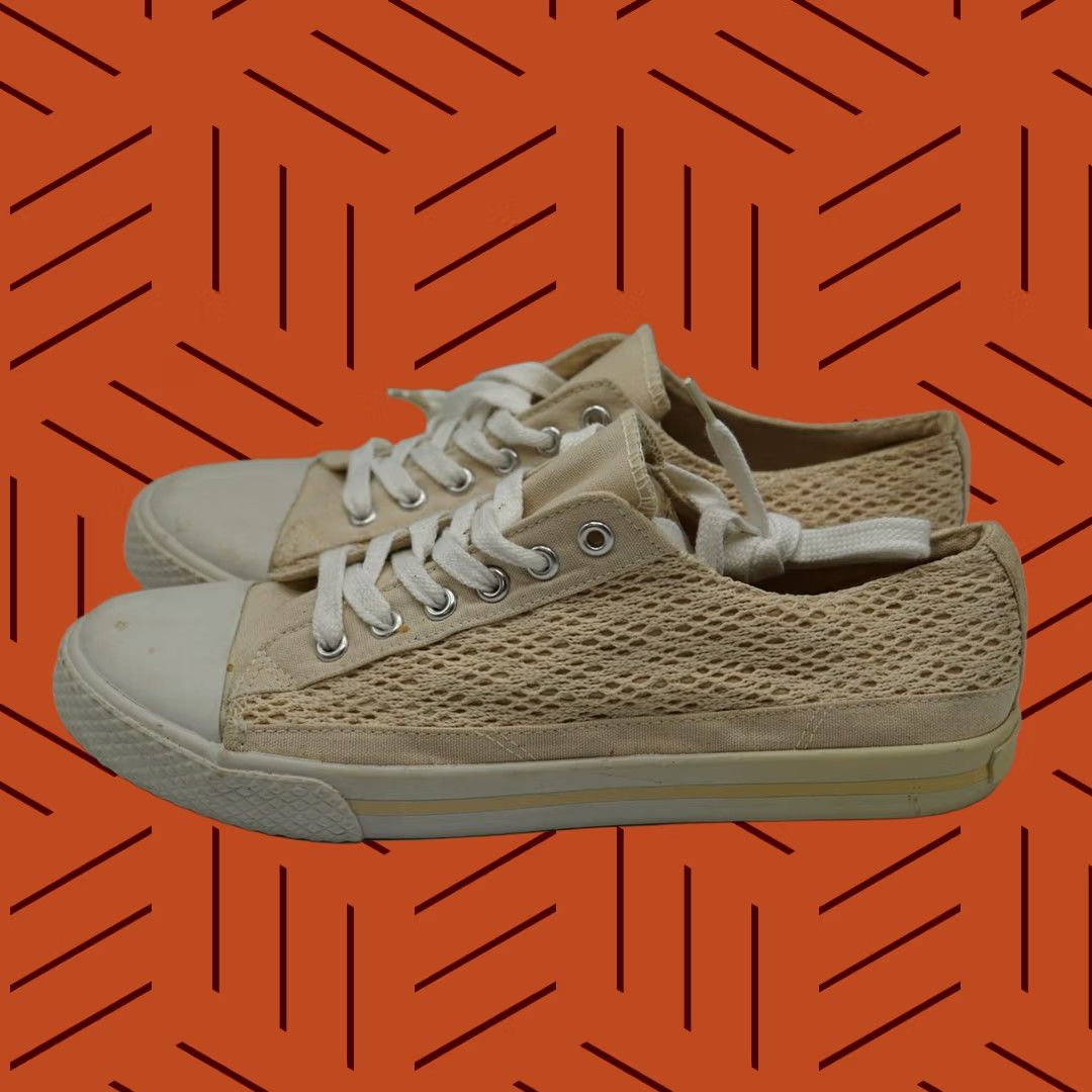 Airwalk AIRWALK Women's Beige Canvas Sneakers 9.5 Lace White Rubber Toe Low Cut Size US 10 / IT 40 - 1 Thumbnail