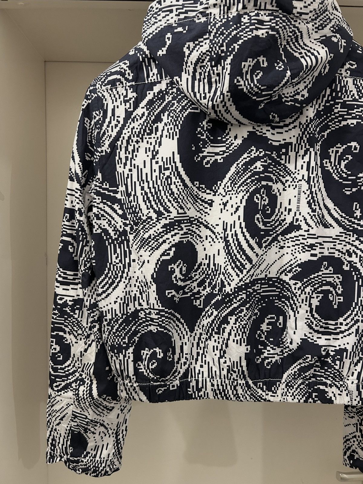 Dirk Bikkembergs Dirk Bikkembergs SS 1997 pixel wave cropped hooded blouson Size US M / EU 48-50 / 2 - 12 Thumbnail