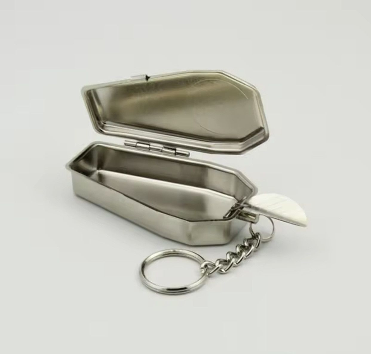 Vintage Mini Casket Ashtray with Keychain Stylish Windproof Metal Size ONE SIZE - 1 Thumbnail