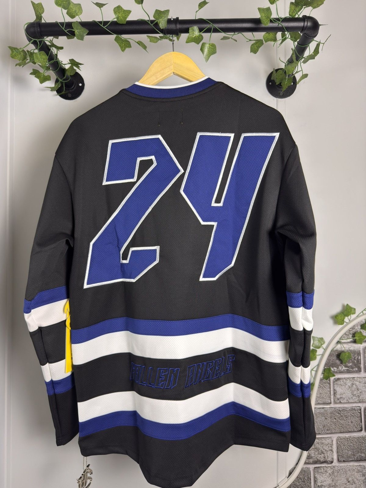 Other GFTD LA Fallen Angels Hockey Jersey Black Brand New With Tag Size US S / EU 44-46 / 1 - 2 Thumbnail