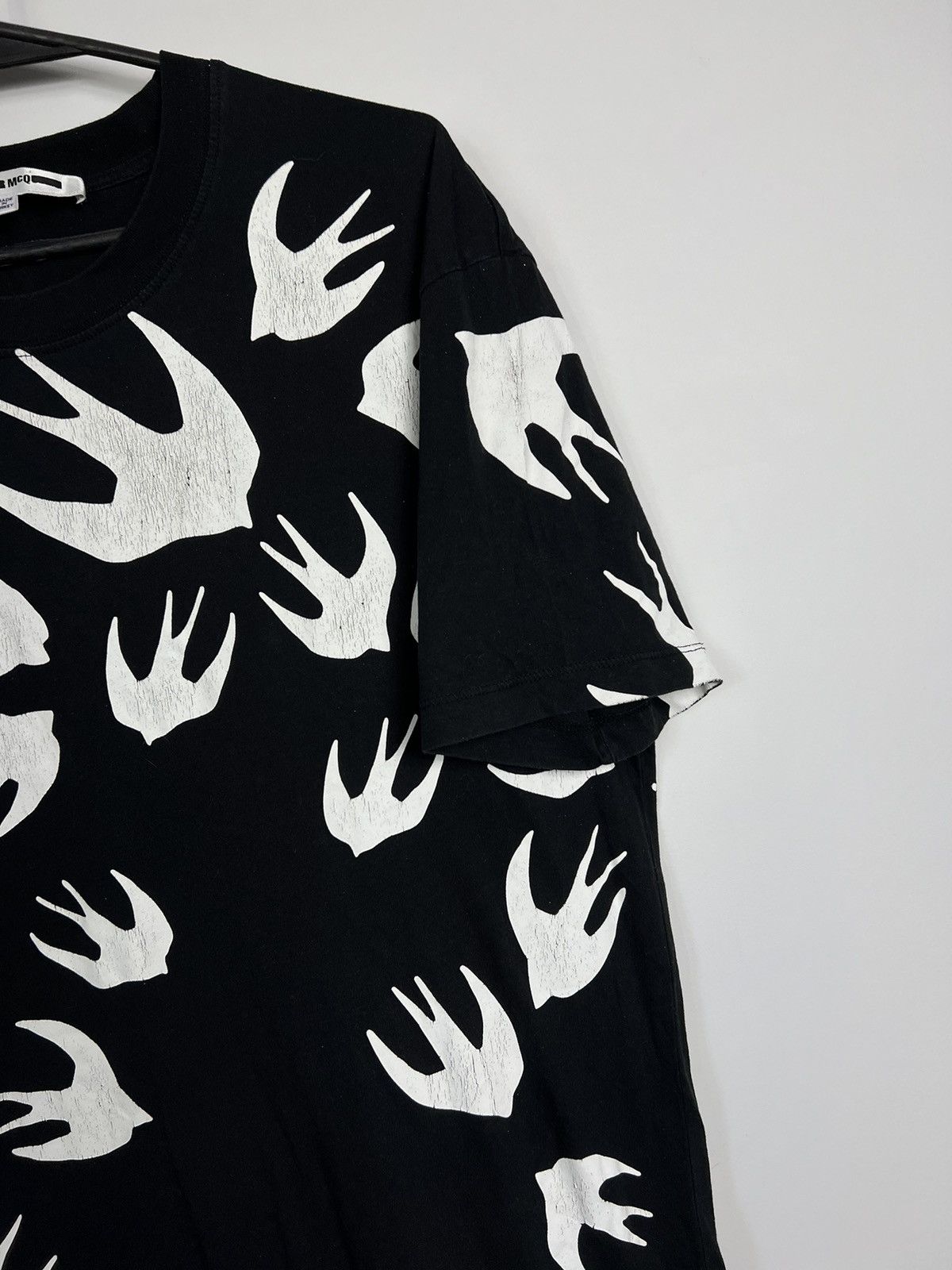 Alexander McQueen Tshirt Alexander McQueen multi logo white black Size US L / EU 52-54 / 3 - 3 Thumbnail