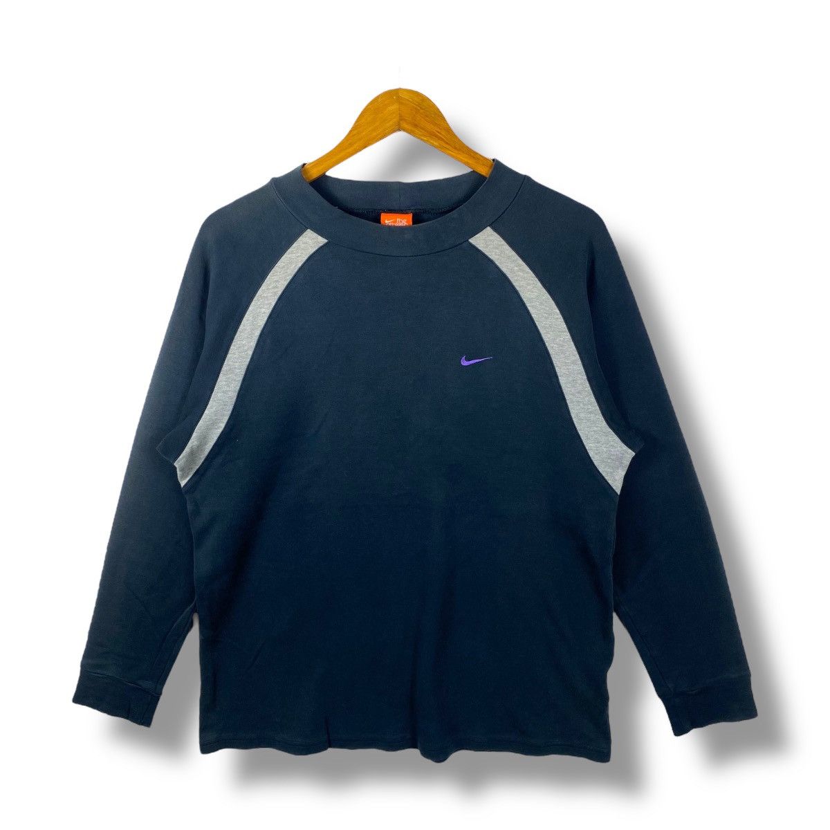 Nike Vintage 00's NIKE The Athletic Dept Small Swoosh Tee Shirt Size US XL / EU 56 / 4 - 1 Thumbnail