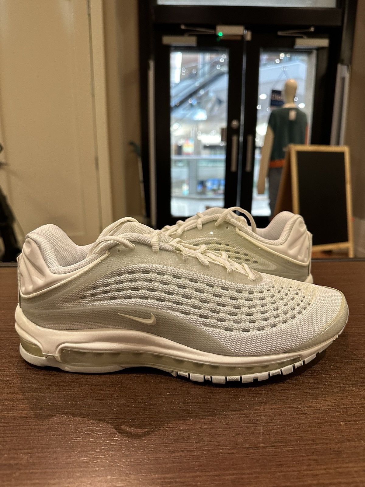 Nike Air Max Deluxe Triple White Nike Air Max Deluxe Pure White