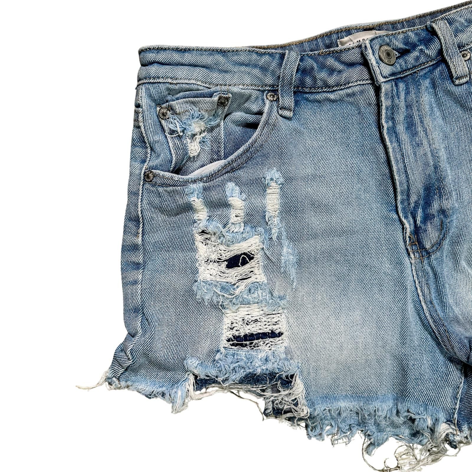 Almost Famous Almost Famous Distressed Cutoff Denim Shorts 9 Light Wash Size 28" / US 6 / IT 42 - 4 Thumbnail