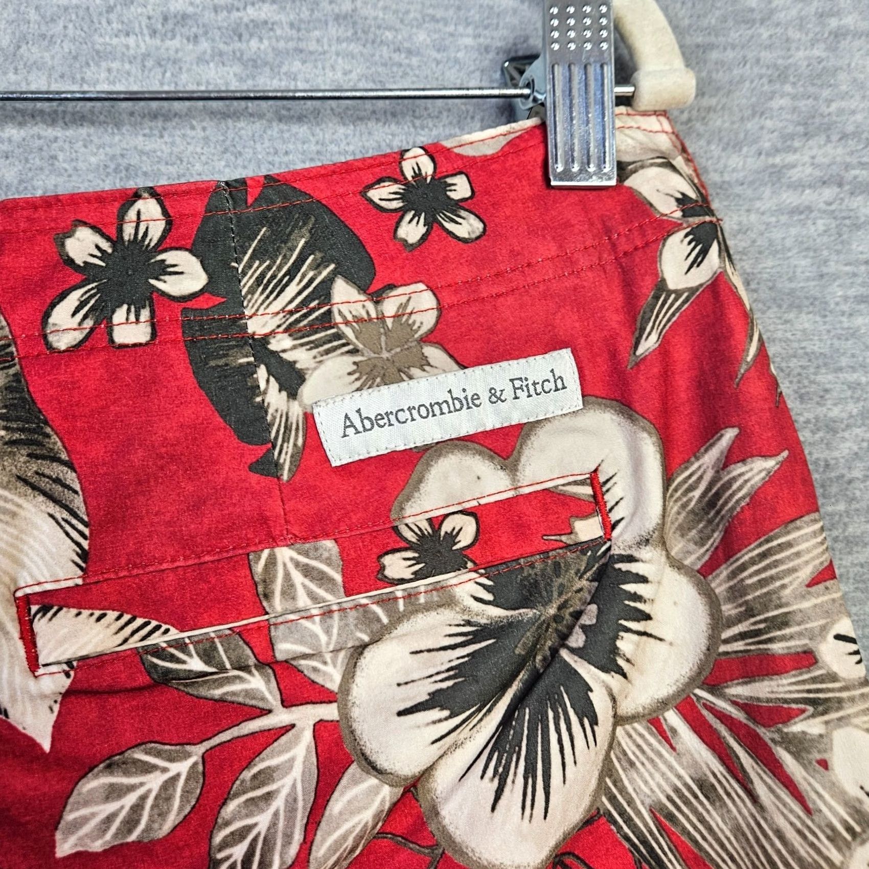 Abercrombie & Fitch Abercrombie & Fitch Men's Floral Topical Pull-on Board Shorts Size 34 NEW Size US 34 / EU 50 - 3 Thumbnail