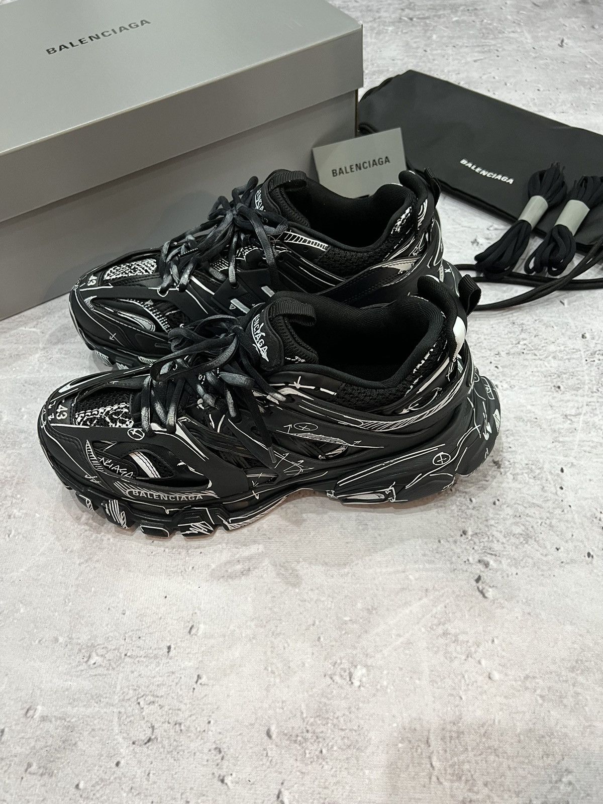 Balenciaga Balenciaga Track Sneaker Sketch Graffiti Size US 10 / EU 43 - 4 Thumbnail