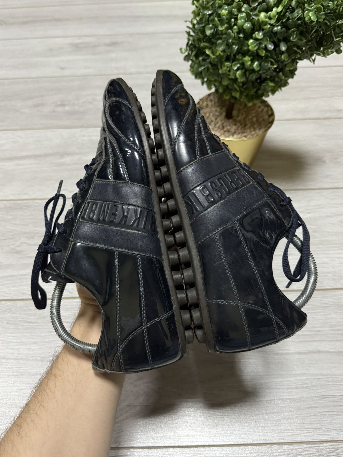 Dirk Bikkembergs Bikkembergs dark blue lacquered sneakers shoes Size US 8 / EU 41 - 6 Thumbnail
