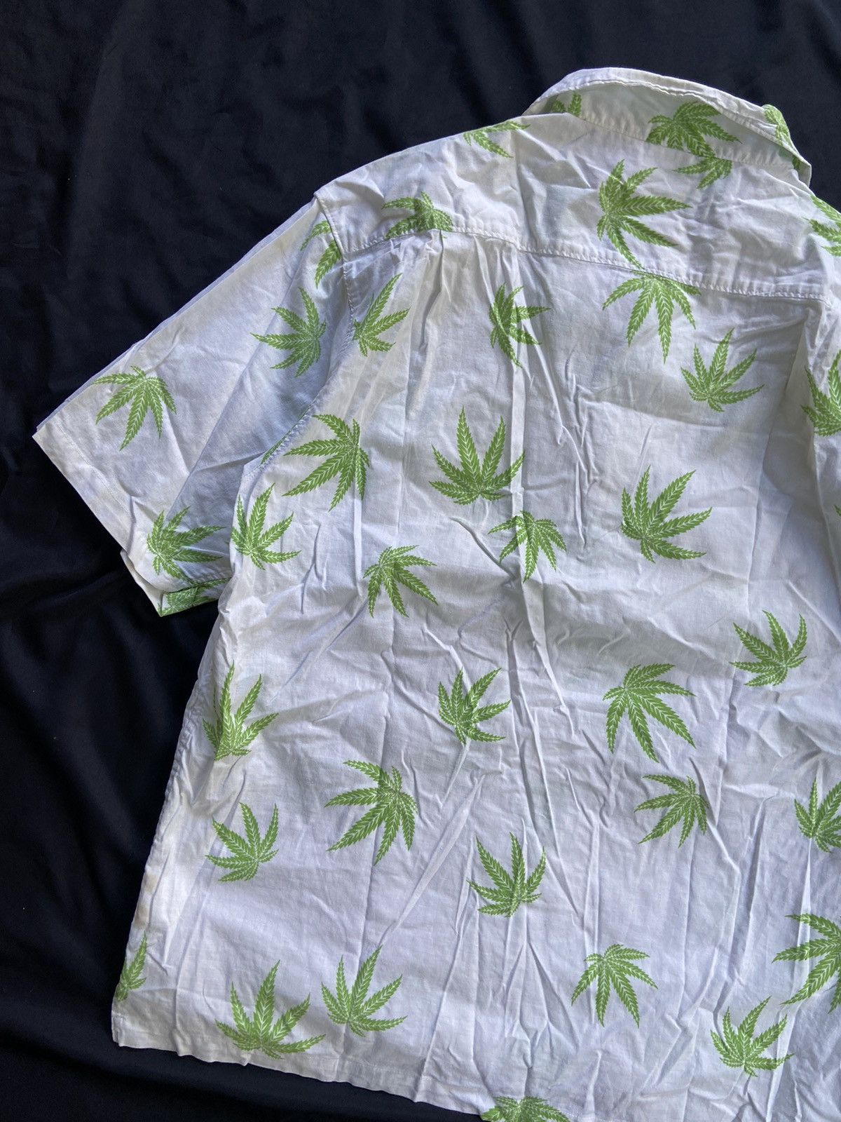 Beauty Beast MARIJUANA JUNGLE STORM BUTTON UP SHIRT Size US L / EU 52-54 / 3 - 9 Thumbnail