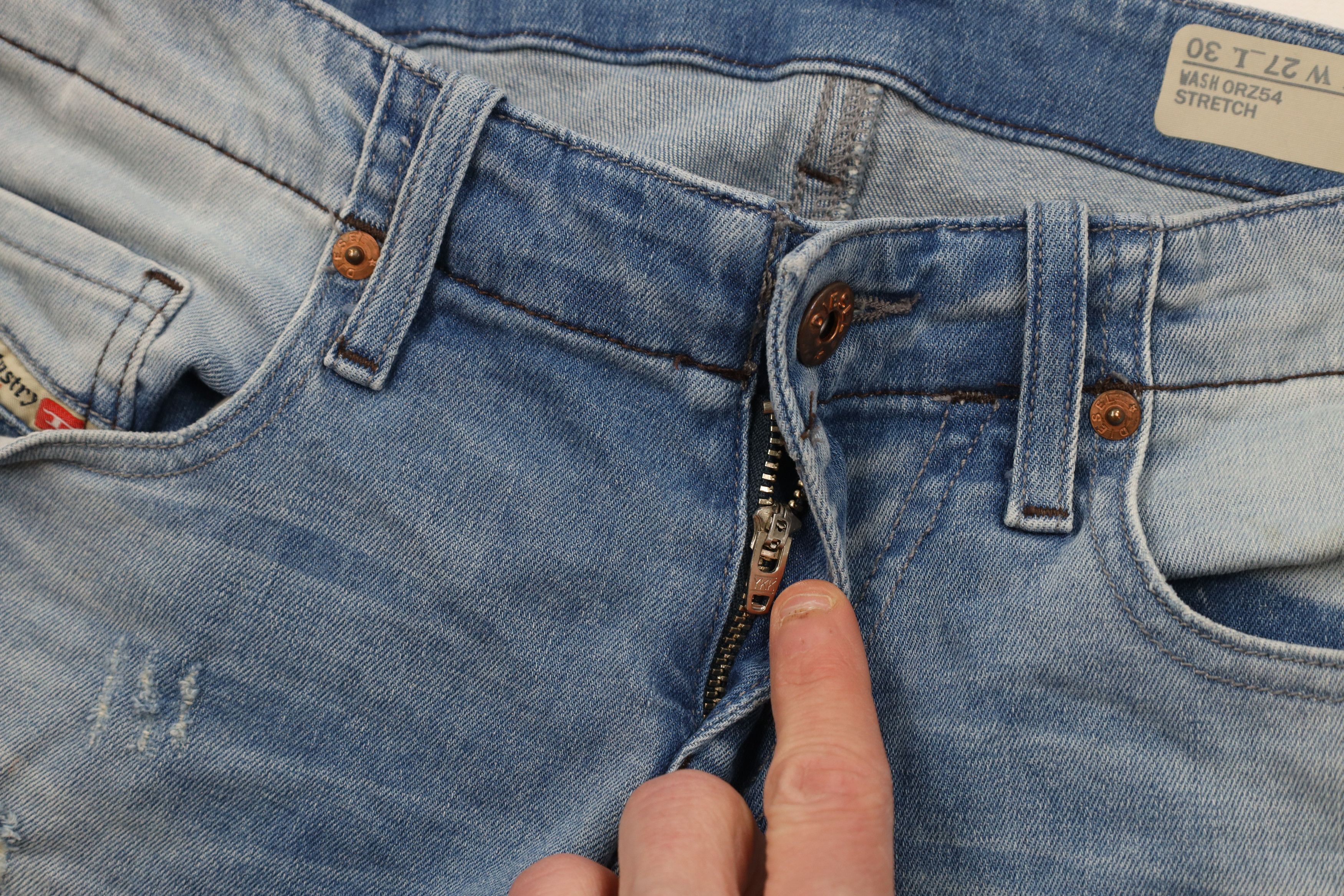Vintage Vintage Diesel Industry Super Skinny Low Waist Jeans USA Size 27" / US 4 / IT 40 - 9 Thumbnail