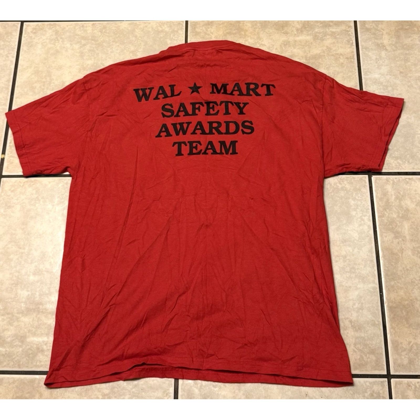 Hanes VINTAGE Wal-Mart Hanes T-Shirt Red XL Crew Neck Short Sleeve Graphic Print Smiley Face Y2K Work 2000s Men Mens Size US XL / EU 56 / 4 - 2 Thumbnail