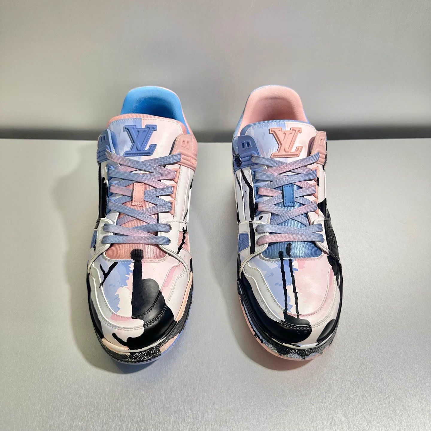 Louis Vuitton LV Trainer Artist Bicolour us8/eu42 Size US 9 / EU 42 - 2 Thumbnail