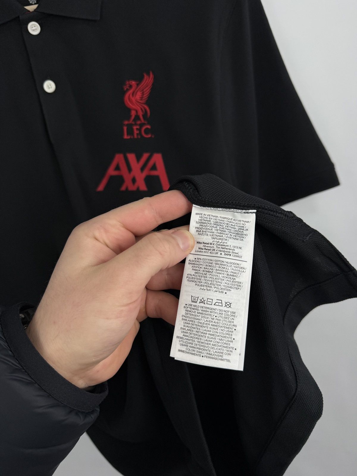 Nike 🏴󠁧󠁢󠁥󠁮󠁧󠁿 24/25 Nike Liverpool LFC AXA Polo T-Shirt Dri-FIT Rare Y2K Size US M / EU 48-50 / 2 - 11 Thumbnail