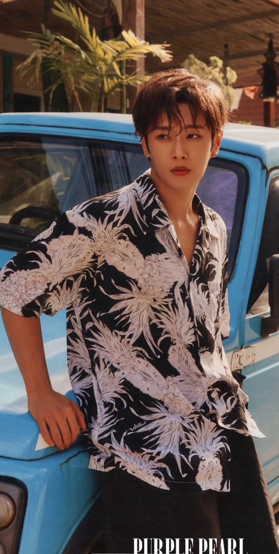 Valentino Valentino Hawaiian Silk Black White Pineapple Shirt Size US S / EU 44-46 / 1 - 1 Thumbnail