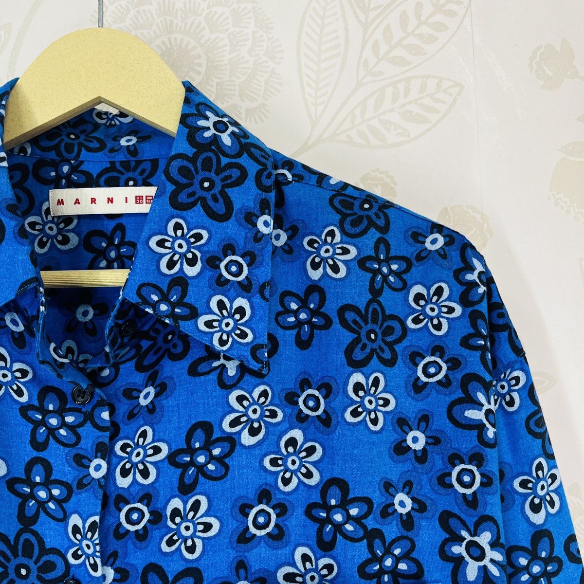 Marni MARNI X Uniqlo Japan Blue Flowers Shirts Buttons Up Size L Size US L / EU 52-54 / 3 - 6 Thumbnail