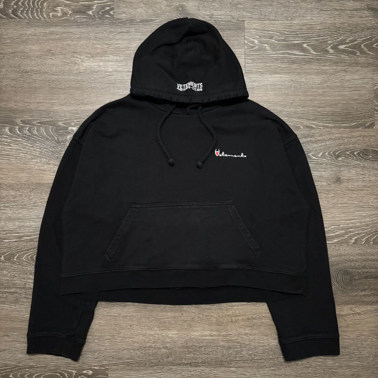 Vetements Vetements SS16 Metal Logo Champion Cropped Reversible Hoodie Size US XS / EU 42 / 0 - 3 Thumbnail
