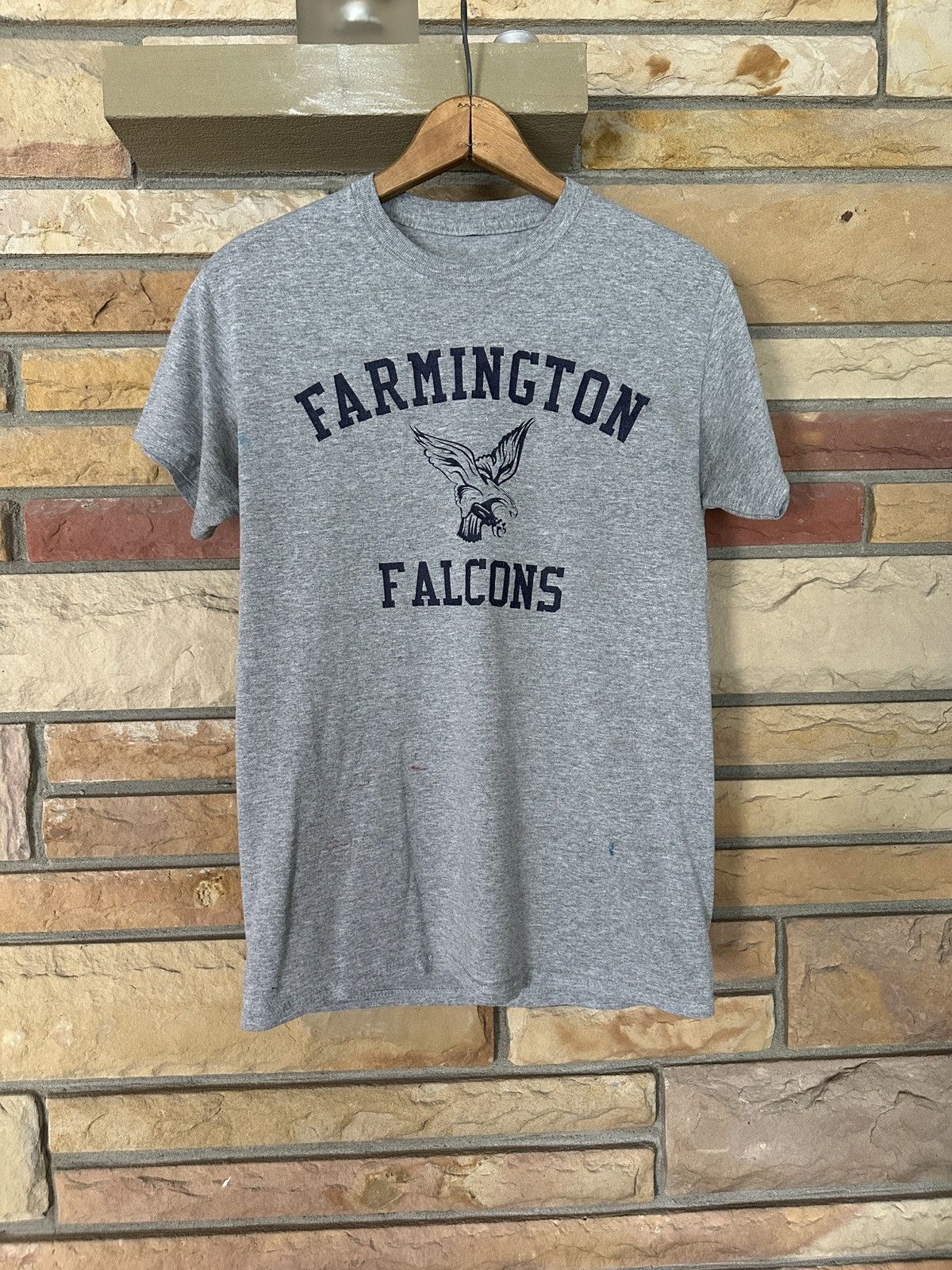 Japanese Brand Vintage Y2K Farmington Falcons Graphic Tee Size US S / EU 44-46 / 1 - 1 Thumbnail