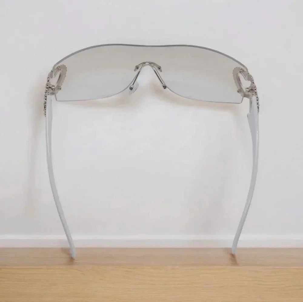 Designer Debuff Linked Hearts clear lens white glasses with bag and Size ONE SIZE - 3 Thumbnail