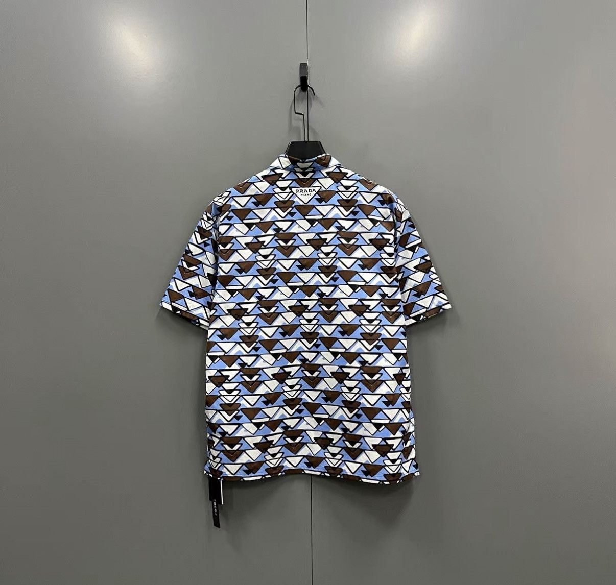 Prada PRADA Triangle All-over Printed Short-Sleeve Shirt J41 Size US L / EU 52-54 / 3 - 2 Thumbnail